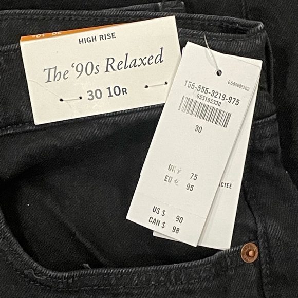 Abercrombie & Fitch *NWT* 90's Relaxed High Rise Jeans. Size 30 - Picture 2 of 8